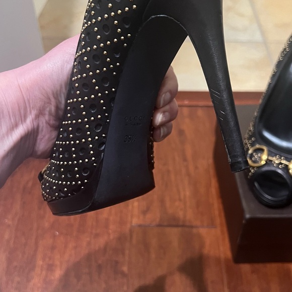 Gucci black leather pumps with studs size 39, 5 with original box - Picture 4 of 4
